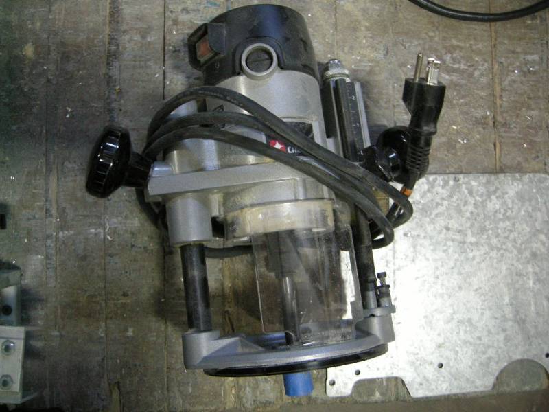 lot 229 image: Porter Cable Heavy Duty Plunge Router