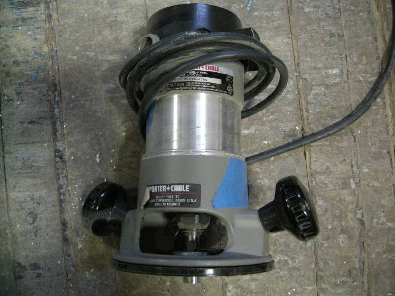 lot 231 image: Porter Cable Heavy Duty Router