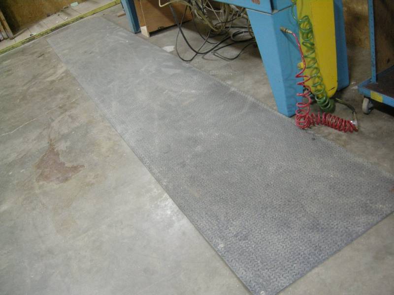 lot 260 image: Padded Rubber Floor Mat