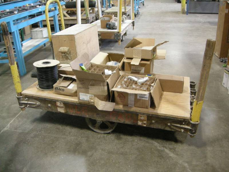 lot 263 image: Vintage Nutting Style (Lineberry) Railroad Cart