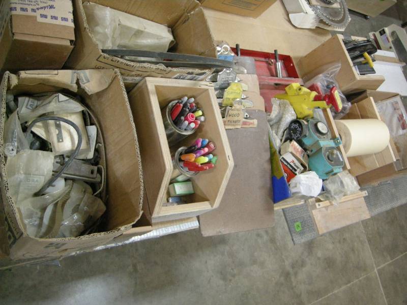 lot 277 image: Misc Shop Items