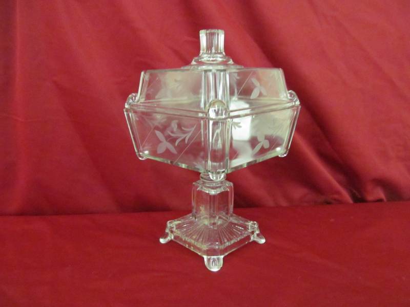 lot 1 image: Glassware