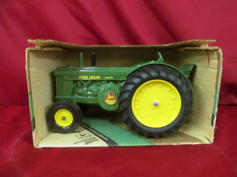 lot 8 image: John Deere Model R tractor