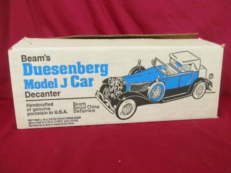 lot 11 image: Beams Duesenberg Model J car Decanter