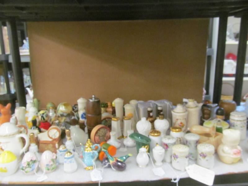 lot 30 image: vintage salt and pepper sets