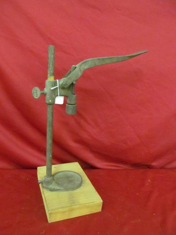 lot 52 image: vintage Bottle corker