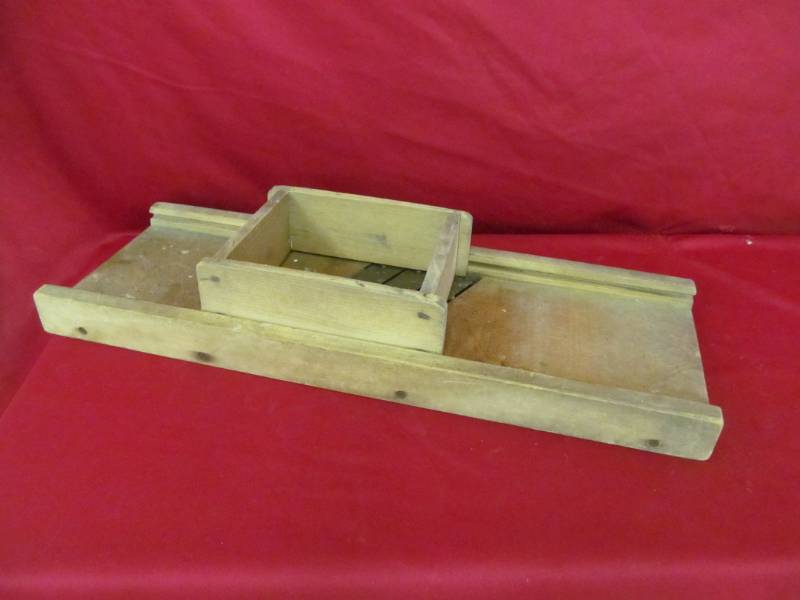 lot 68 image: Vintage Kraut Cutter