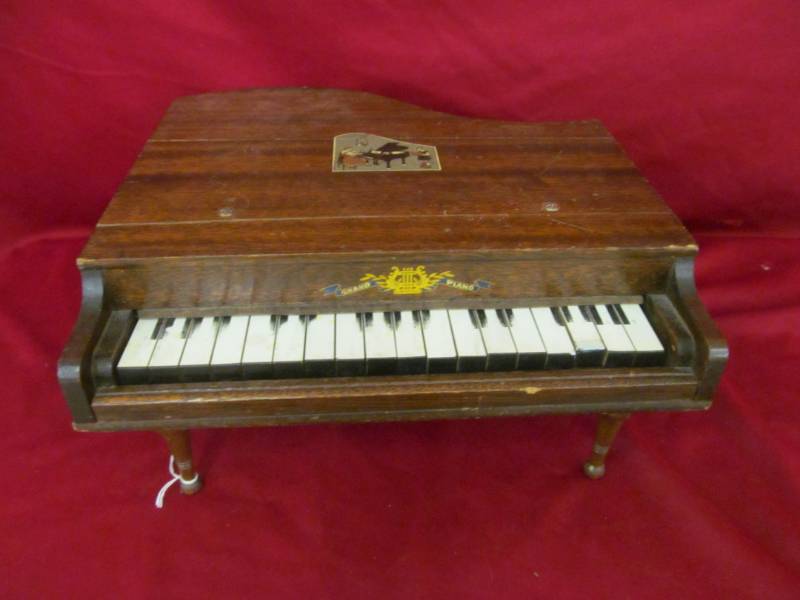 lot 74 image: vintage toy grand piano