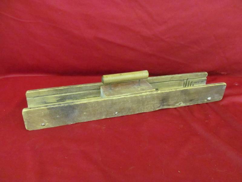 lot 76 image: vintage vegetable cutter