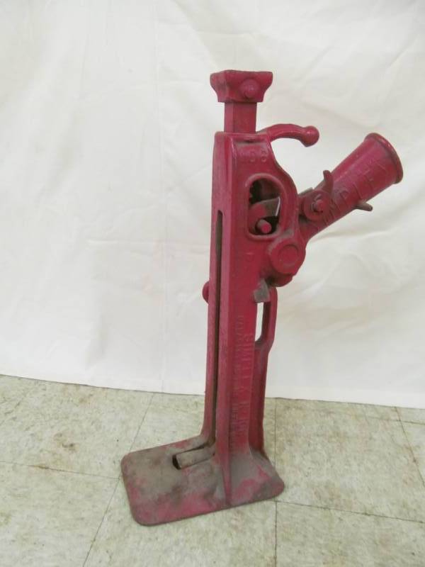 lot 81 image: Simplex Jack
