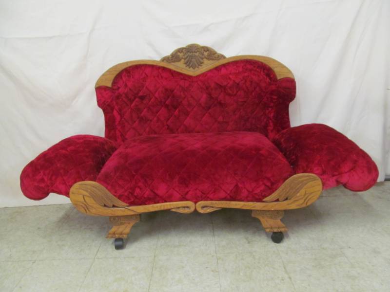 lot 87 image: Vintage loveseat