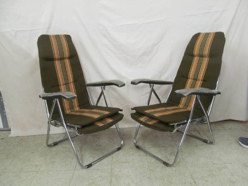 lot 96 image: lawn chairs
