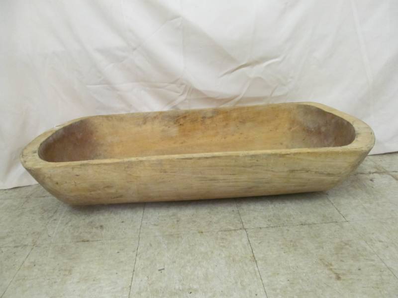 lot 105 image: vintage trencher dough bowl