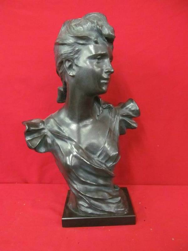 lot 131 image: Bust