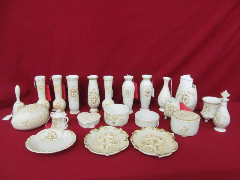lot 139 image: glassware