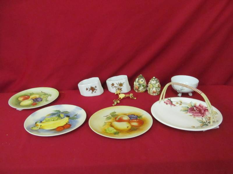 lot 142 image: glassware