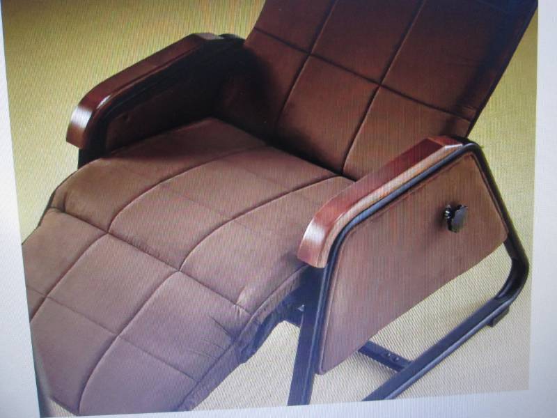 lot 8 image: Zero Gravity Chair open box, untest...