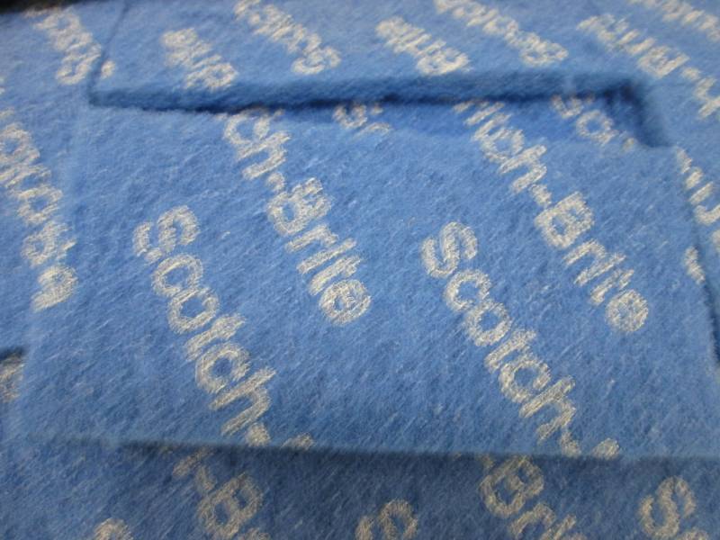 lot 118 image: Large Box of 3x6 Scotch Brite Scub ...