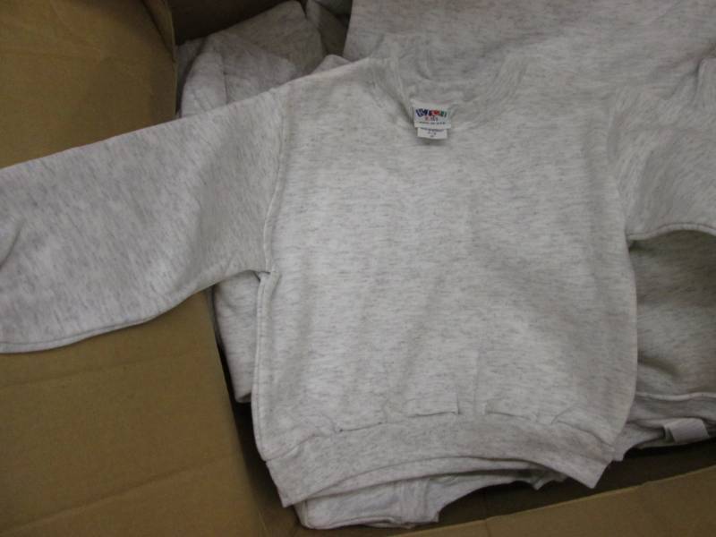lot 128 image: Large Box 3T Rich Kids 5050 Grey S...