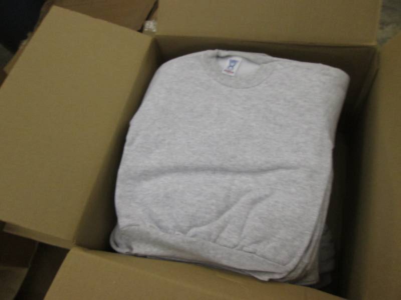 lot 130 image: Box of Size 4 Rabbit Skins 5050 Gr...