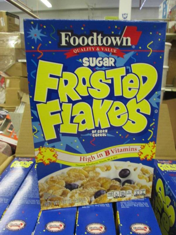 lot 144 image: Case of 14- 15 oz Boxes Foodtown Su...