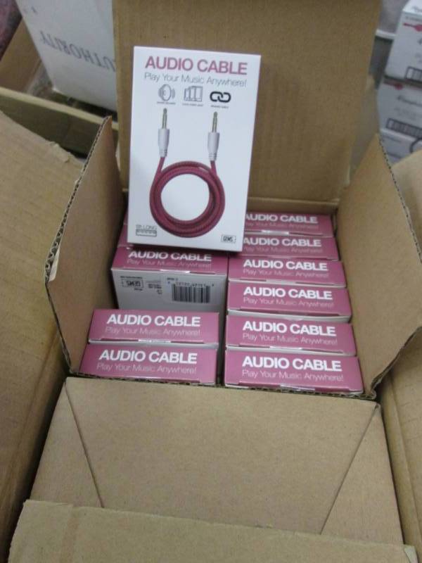lot 160 image: Case of 48 Rose Braided Audio 6 ft ...