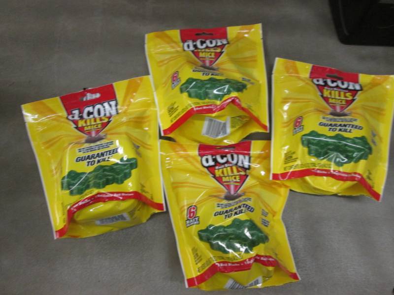 lot 208 image: Lot of 4- 6 pks d-Con Mice Bait Sta...
