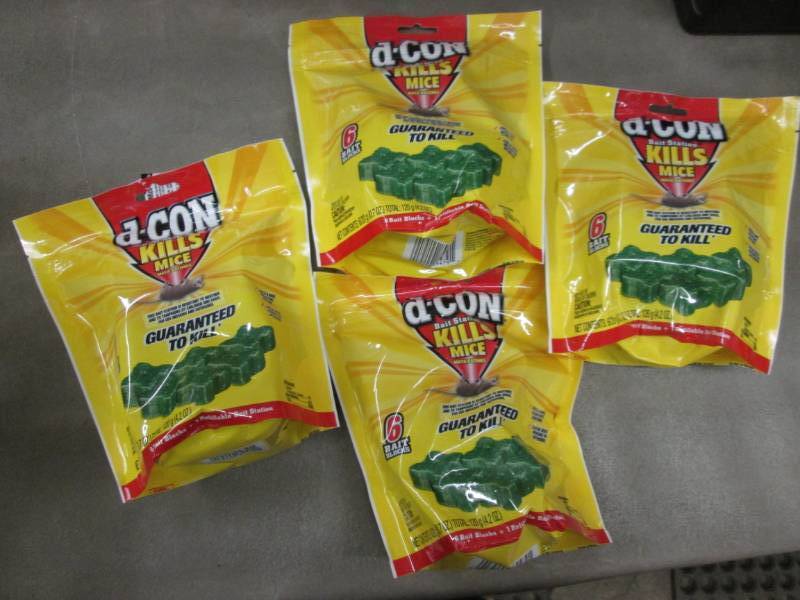 lot 210 image: Lot of 4- 6 pks d-Con Mice Bait Sta...