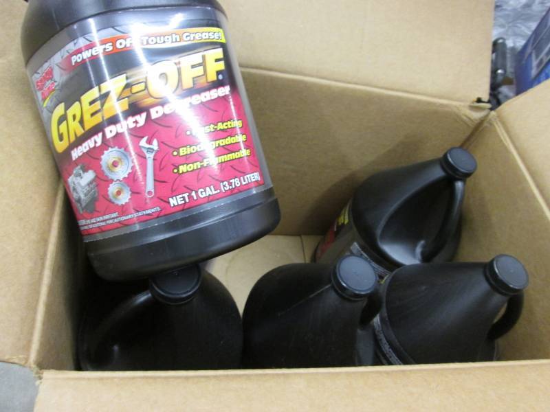 lot 215 image: Case of 6 Gallons Grez-Off HD Degre...