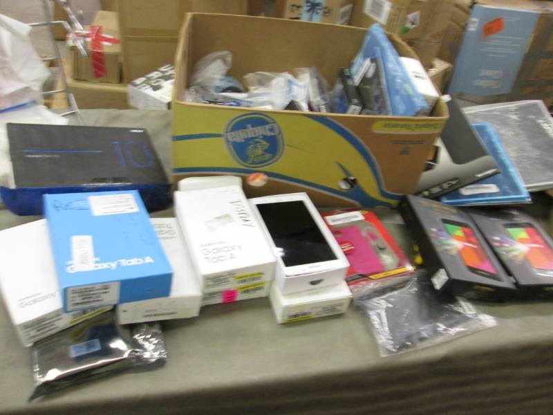 lot 248 image: Box of Assorted Small Tablets, Cove...