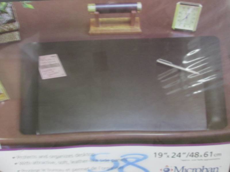 lot 251 image: Lot of Artistic 19x24 inch Desk Pad...
