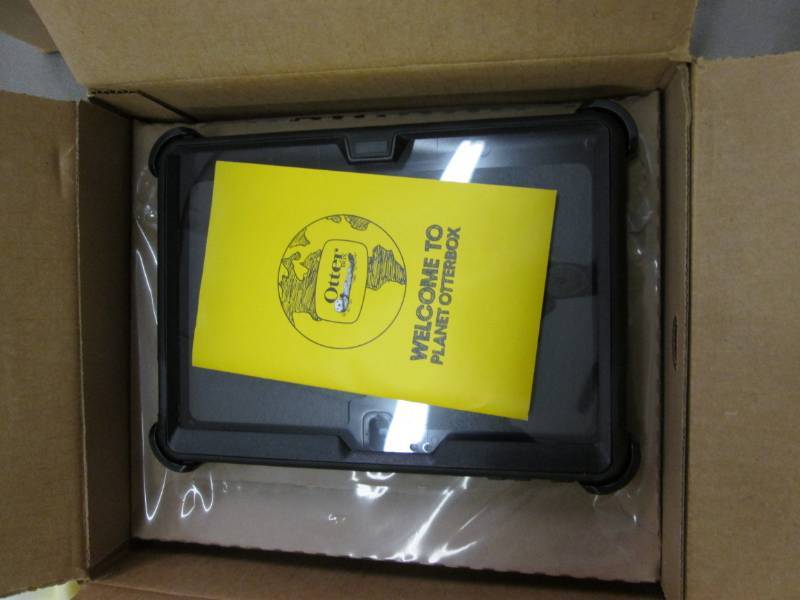 lot 260 image: Otterbox Case...