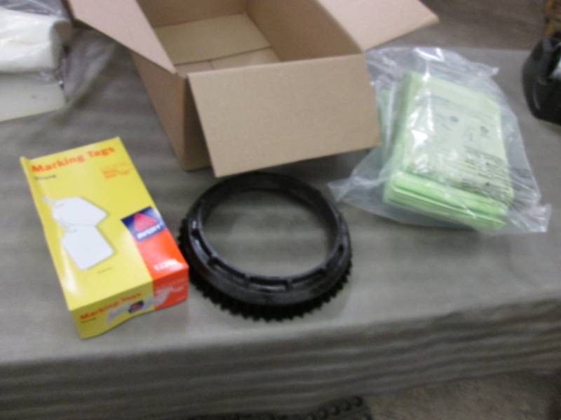 lot 296 image: Scrubber Ring, Oreck Vacuum Bags, M...