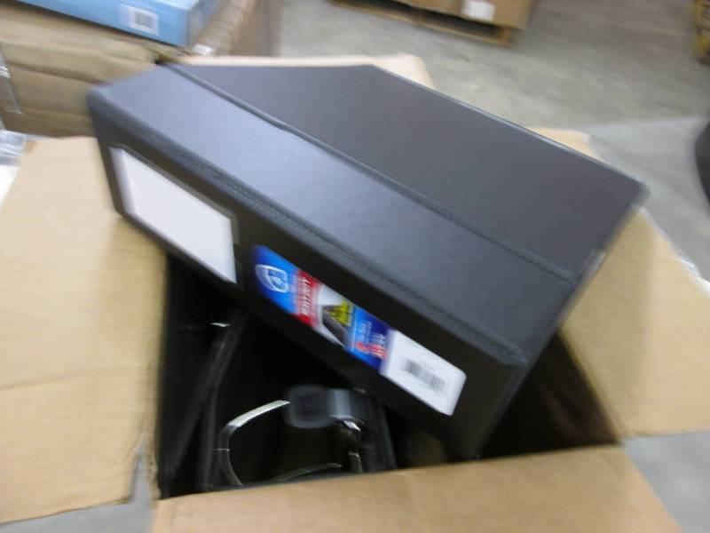 lot 298 image: Case of 4 Avery HD 4 inch Binders R...