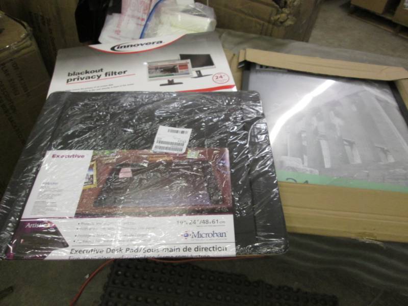 lot 326 image: Desk Pad 19x24, 18x24 Poster Frame,...