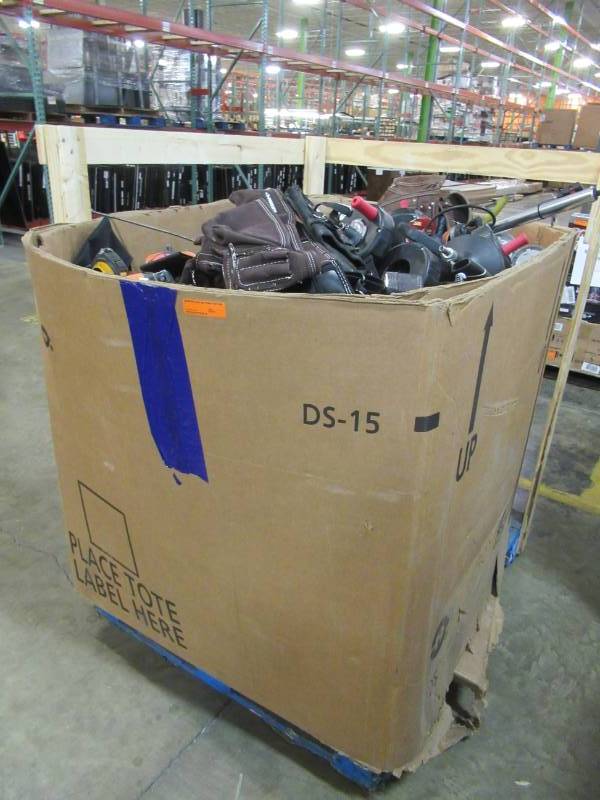 lot 35 image: WHOLESALE MIXED PALLET OF RETURNS - HAND AND POWER TOOLS