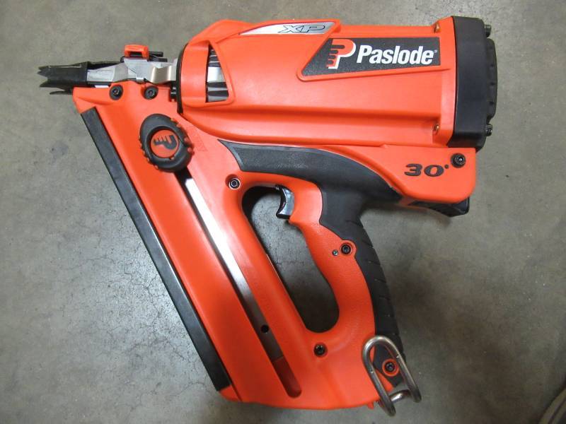 Paslode Cordless CF325XP LithiumIon 30° Framing Nailer, Battery