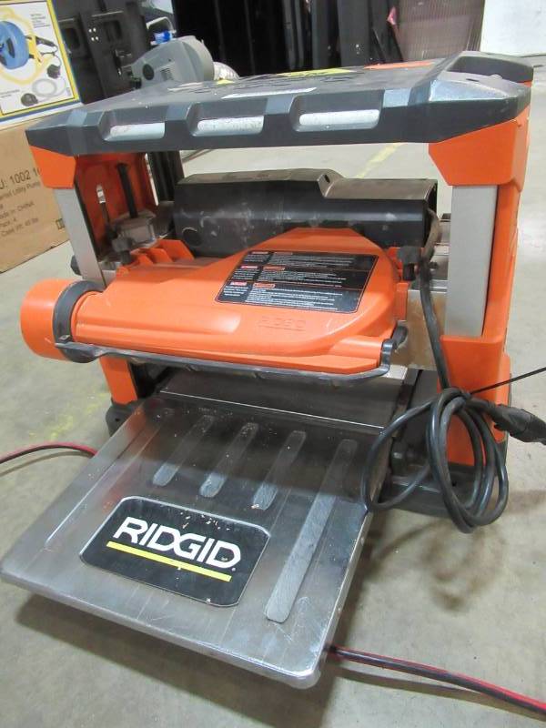 lot 160 image: RIDGID 13 in. Thickness Corded Planer, R4330 - In nice working condition.