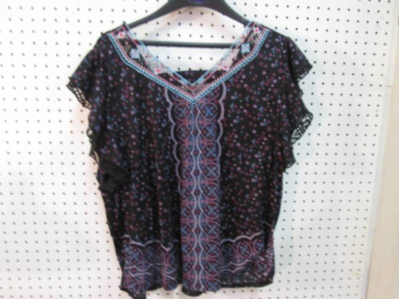 Lot of 10 Ladies Tops All Size XL S...