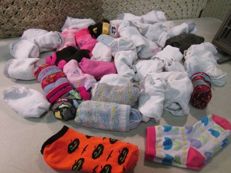Large Lot of LadiesTeens Socks 40-...