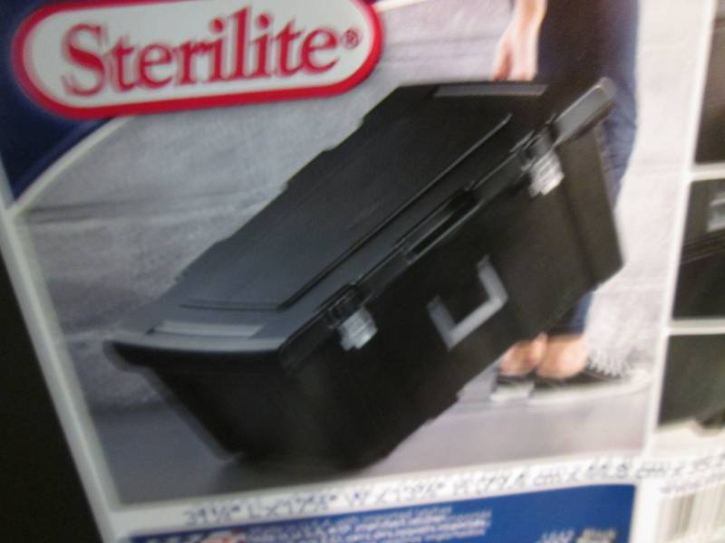 Sterilite 92 quart Footlocker Stora...