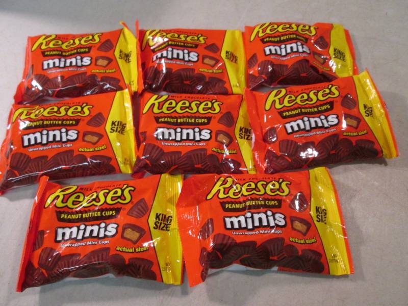 8 King Size Bags of Reeses Minis Pe...