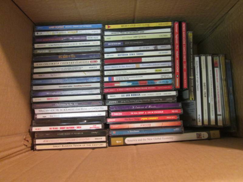 Lot of CDs  F-2...