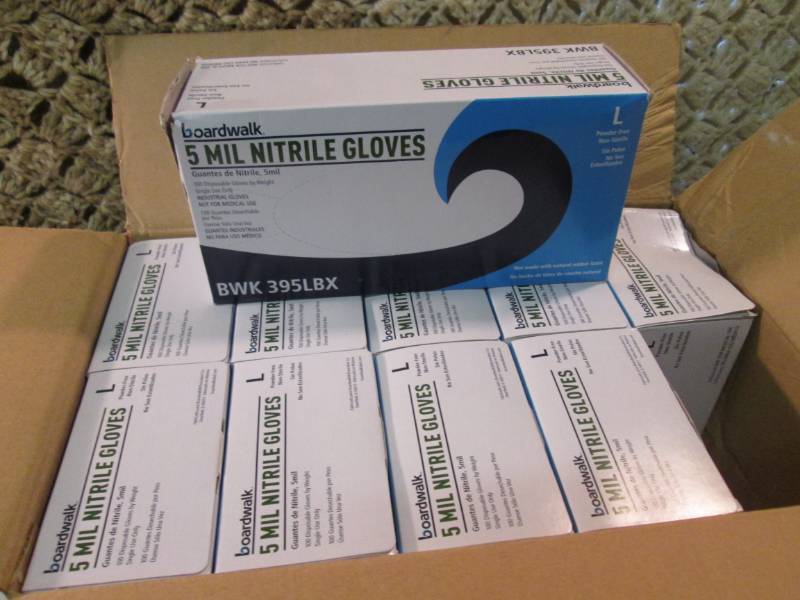 Case of 1000 5 Mil Nitrile Gloves 1...