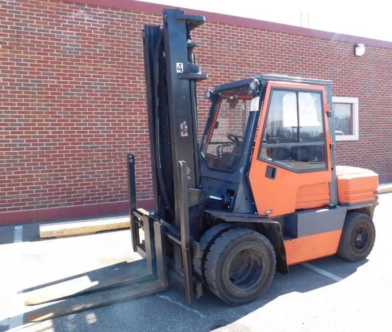 8000lb Toyota 5FDU35 Forklift