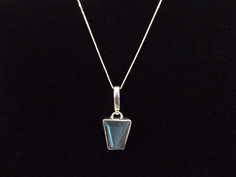 .925 Sterling Silver Labradorite Pendant Necklace