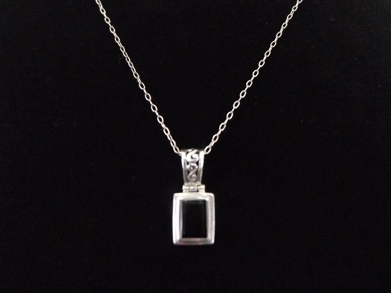 .925 Sterling Silver Black Onyx Pendant Necklace