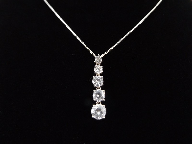 .925 Sterling Silver Faceted Crystal Pendant Necklace