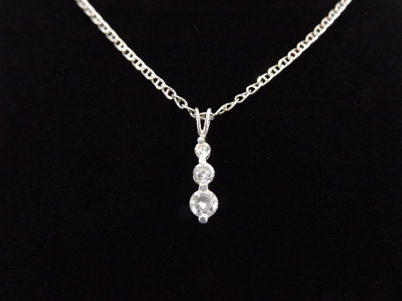 .925 Sterling Silver Faceted Crystal Pendant Necklace