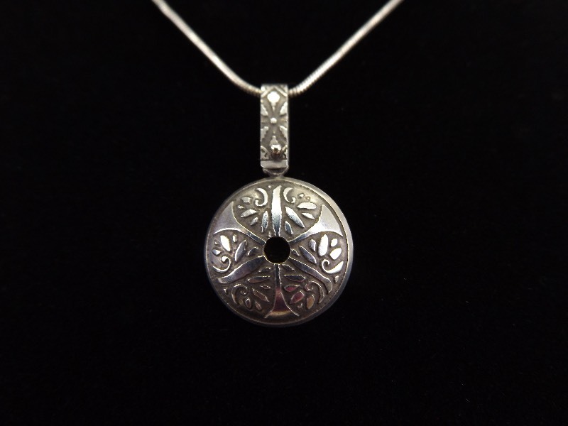 .925 Sterling Silver Hidden Peridot Pendant Necklace